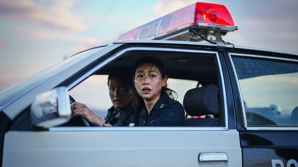 1983년의 경찰차가 칸을 거쳐 북미 극장에 걸렸다 — 현대차 스텔라와 영화 호프 공식 제공 이미지