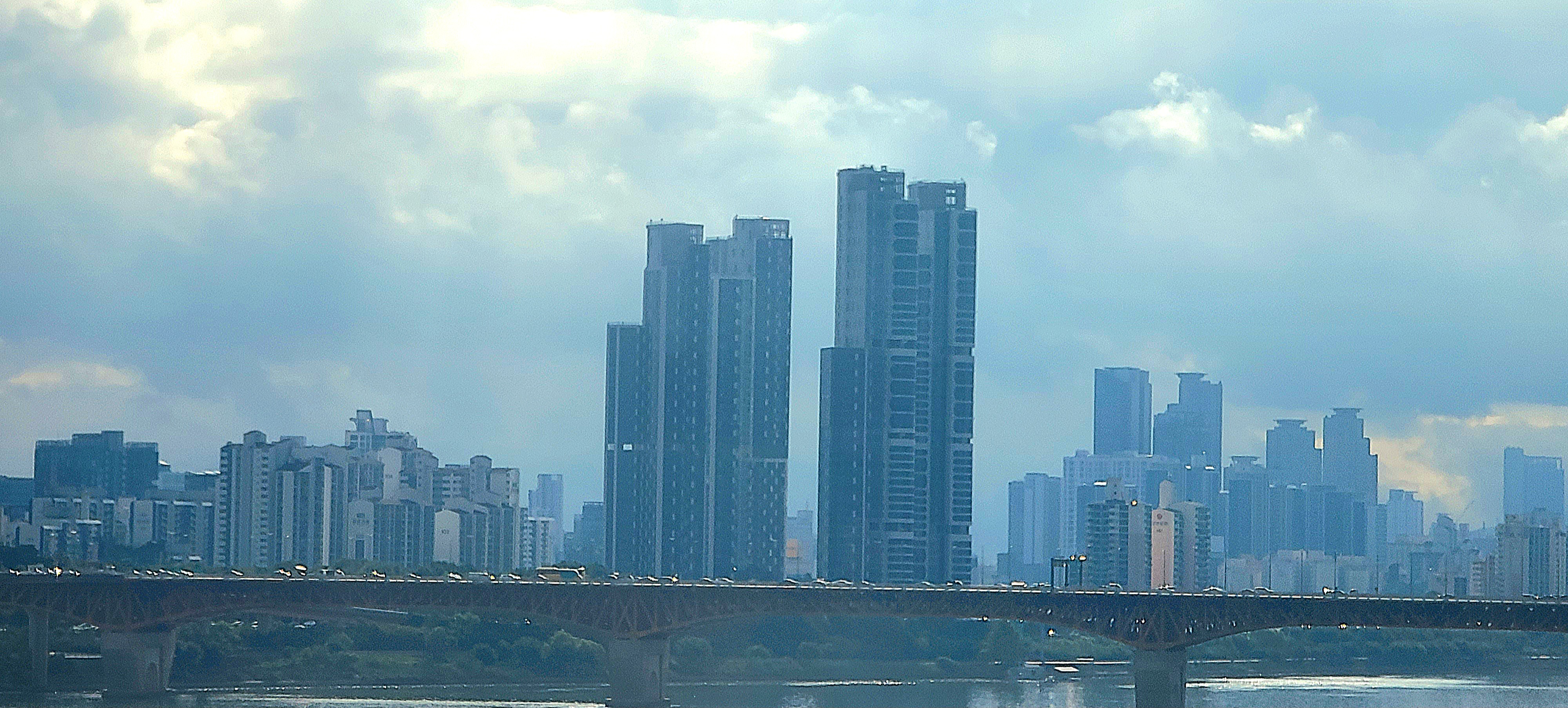 8월 분양 2만7,482가구, ‘3배’보다 먼저 볼 숫자 공식 제공 이미지
